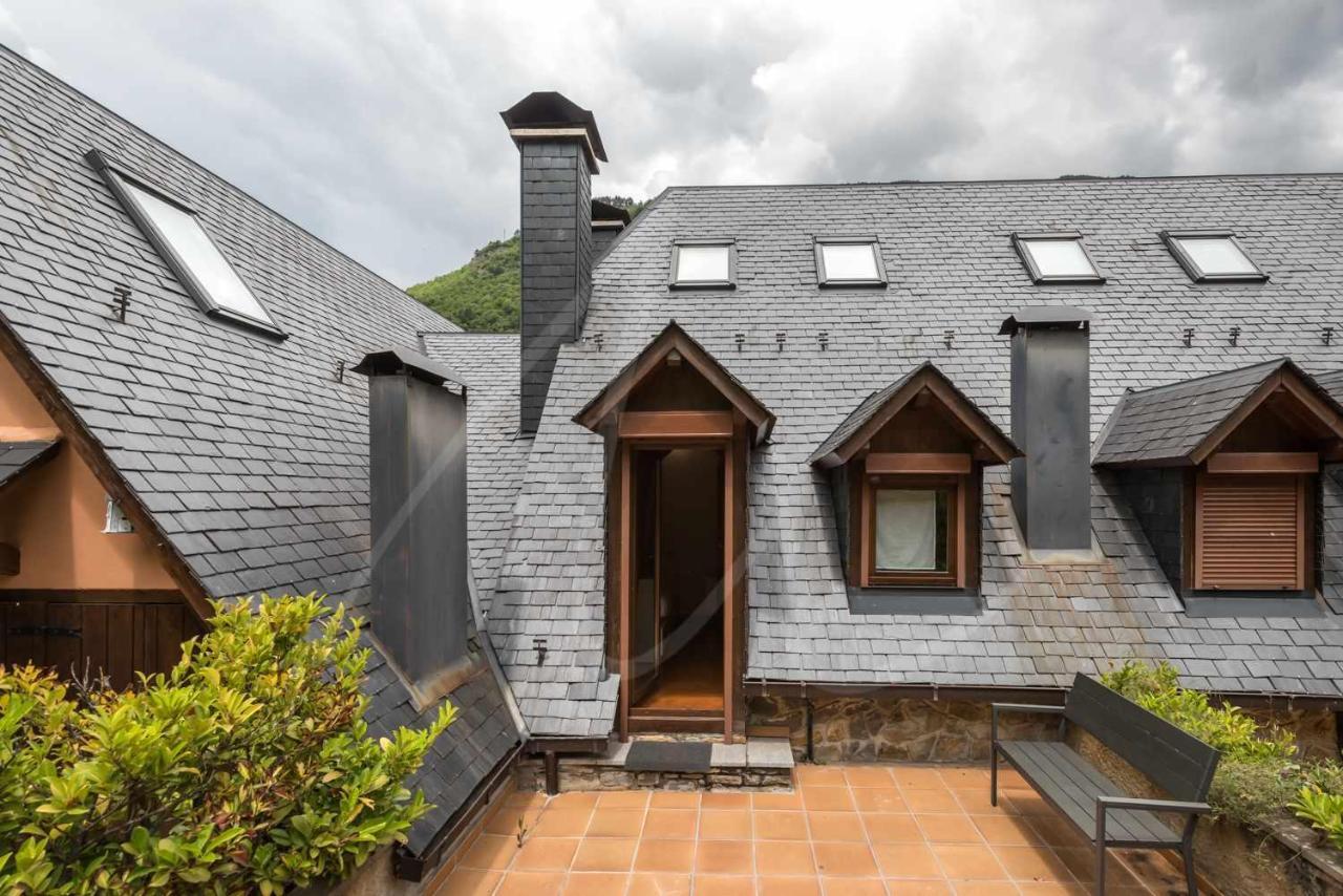 Casa Artiga De Lin By Seamount Rentals Les Bordes Exterior foto